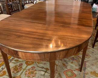Photo of the table from another angle.  Excellent condition.