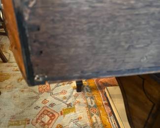 dovetailing on the drawers