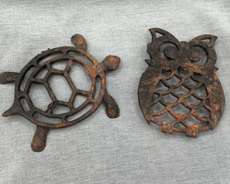 Cast iron mini trivets, owl and turtle
