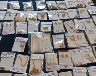 22 kt, 18 kt, 14kt and 10kt GOLD!  Diamonds and Gemstones. 