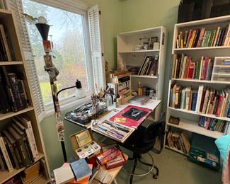 Art supllies
Desk, chair