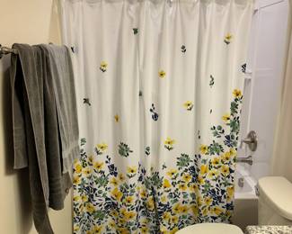 C46 - $15 - Pretty Floral Shower Curtain. 