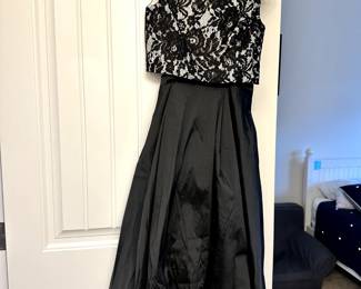 C59 - $30. Aiden Mattox Size 6 Dress. 