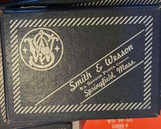 Smith & Wesson handcuffs with key