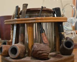 Pipe Collection and Holder