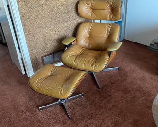 Leather chair with ottoman