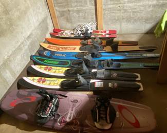 Water skis
