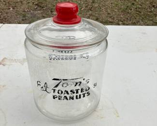 Tom’s snack jar