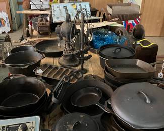 Cast iron cookware