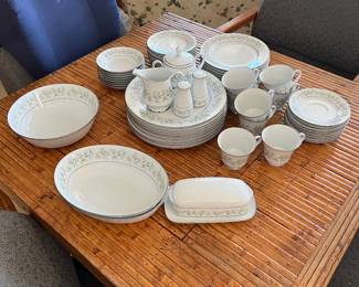 Noritake China set for 8