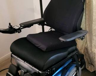 PERMOBILE M300 Heavy-Duty Power Wheelchair