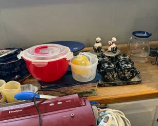 All lock and lock and plastic ware $1 each.  Containers that have a fitting lid will be $2.  