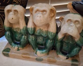 Lots of monkeys