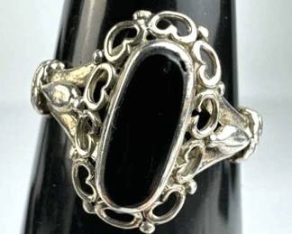 925 Silver Vtg. Black Onyx Hearts Delicate Ring