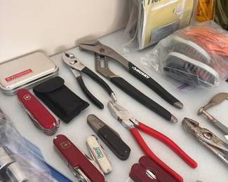 Pocket and utility knives