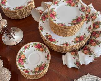 "Old Country Roses" Royal Albert bone china England