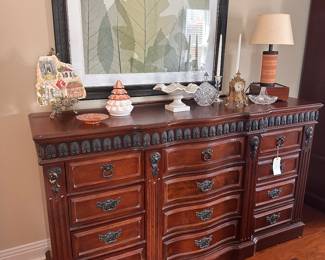 Triple dresser