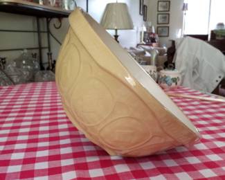 Mixing bowl, large with tilt side