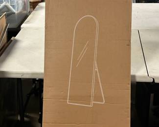 NIB stand up mirror