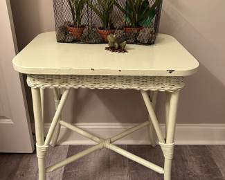 Wicker table 