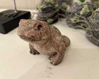 Ceramic frog McCarty Pottery