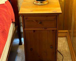 ACCENT/SIDE TABLE