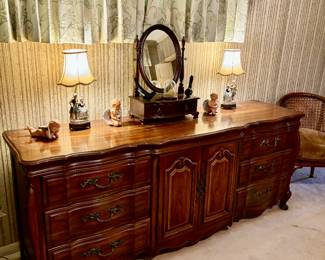 THOMASVILLE DRESSER
