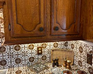 WICKER SERVING PIECE WITH GLASS INSERTS