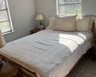 FULL SIZE PINE BED