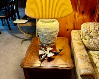 VINTAGE SEASHELL MOTIF LAMP (HAVE 2), 