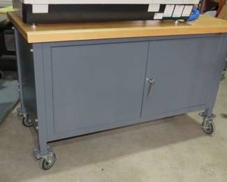 heavy duty work bench cabinet on casters
