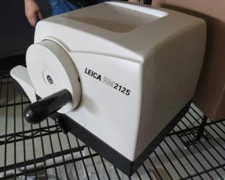 Leica RM2125 bench top manual rotary microtome