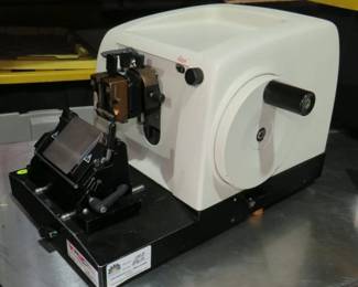 Leica RM2125 bench top manual rotary microtome