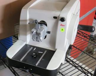 Leica RM2125 bench top manual rotary microtome