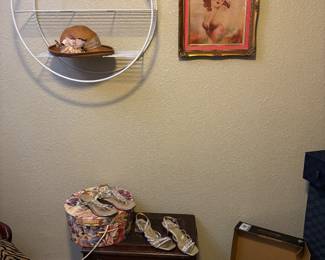 Andean, Naturalizer & Hunter Wellington boot (new in box):  $90.00.  Priced from:  $6.00 - $110.00.