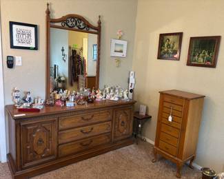 Lots of perfumes to choose from:  samplers to Ysatis, C. Herrera, V. Secret-Angel....