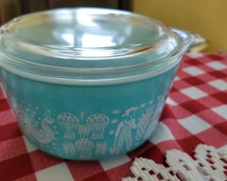 Pyrex Amish Butterprint - RARE color