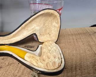 Meerschaum pipe with case
