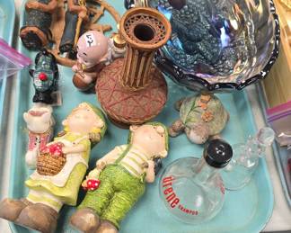 Misc goodies tray lots
