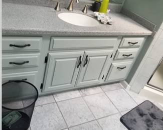 Bath vanity