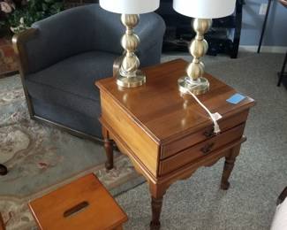 2-drawer end tables; table lamps