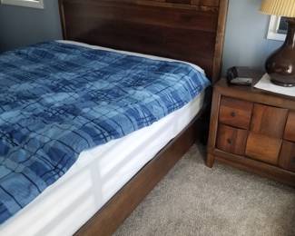 Queen bedroom set: bed & nightstand