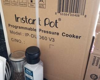 InstantPot - new in box