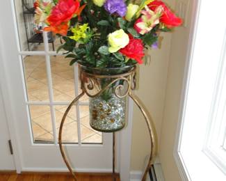 Floral arrangement/stand