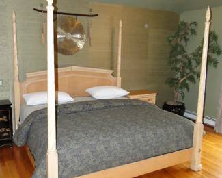 4 poster king size bed
