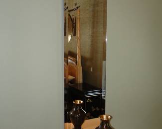 Pair of Mirrors clamshell top design