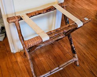 Bamboo luggage stand