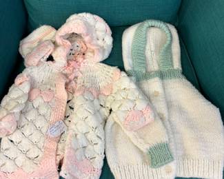 Knitted infant clothes