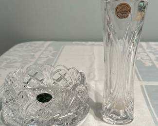 (2pc) Crystal D'Arques & Heritage Crystal | Crystal D'Arques cut crystal vase and Heritage Irish cut crystal bowl. 
