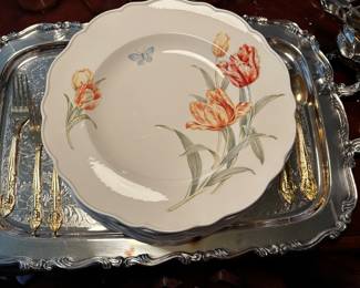 Eight Wedgewood Fine China Plates "Martha's Garden, England
